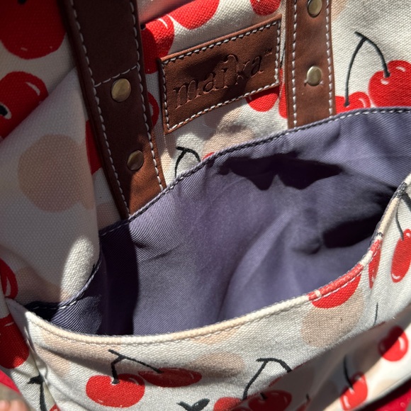 Maika COMMUTER TOTE - CHERRIES - Picture 4 of 7